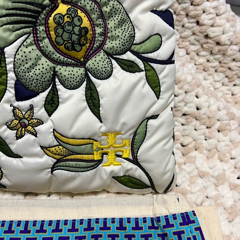 Tory Burch - Picture 5 of 6